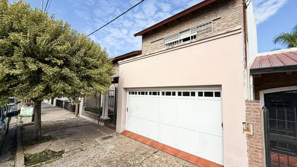Casa en Urquiza 1300