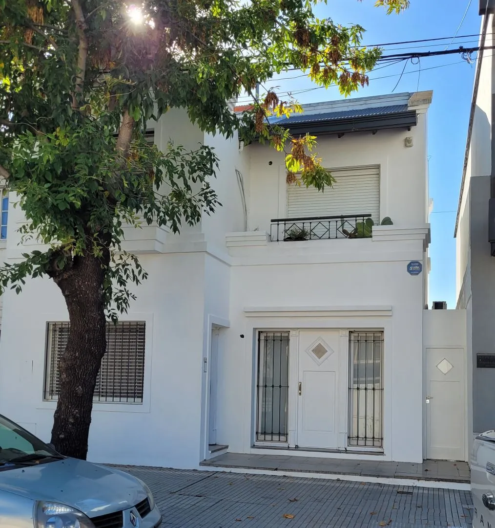 Casa en Lisandro de la T 600