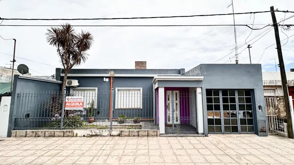 Casa en h. Irigoyen 800
