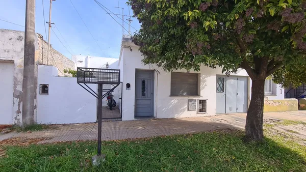 Casa en DORREGO 2000