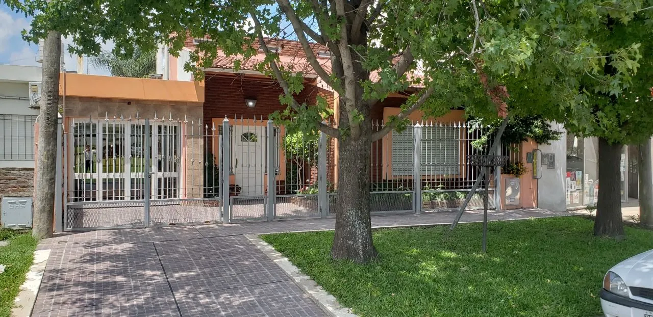 Casa en Juan Manuel de R 600