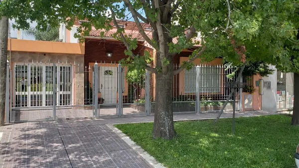 Casa en Juan Manuel de R 600