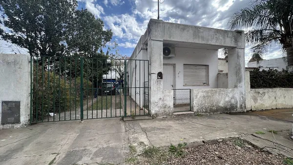 Casa en Eva Peron 900
