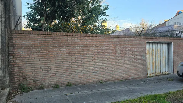 Lote en Ortega y Gasset 2400
