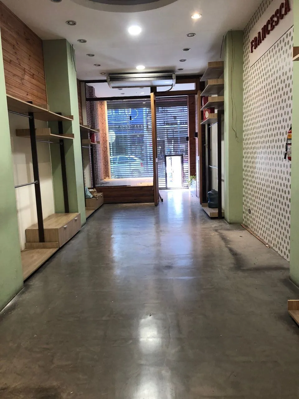 Local Comercial en Tres de Febrero 2600