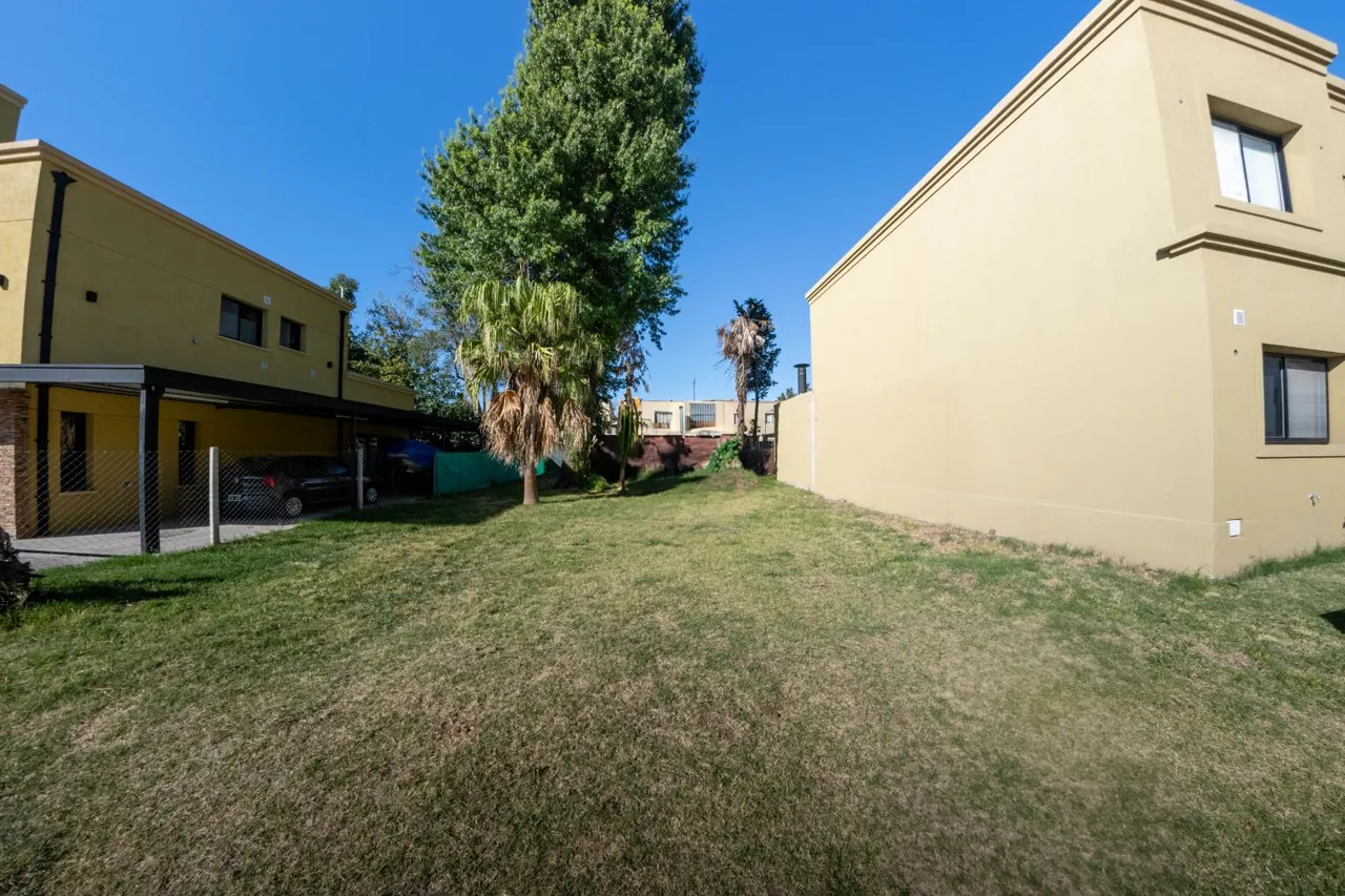 Lote en Juan Bautista Al 2300