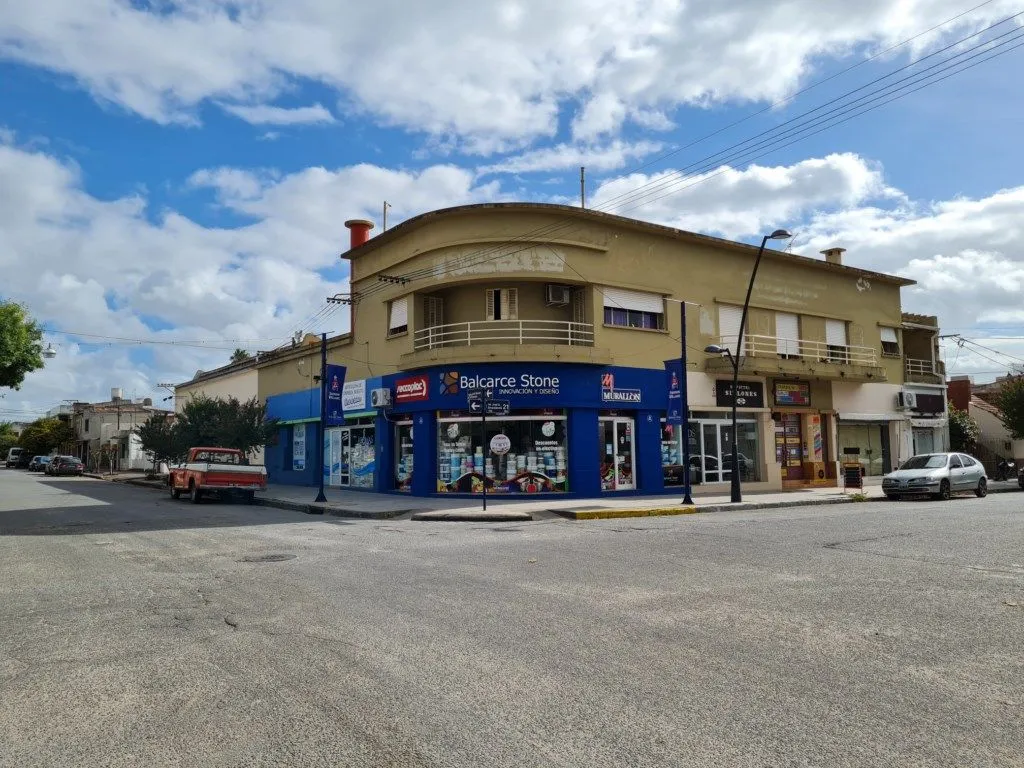 Local Comercial en 21 esq. 20