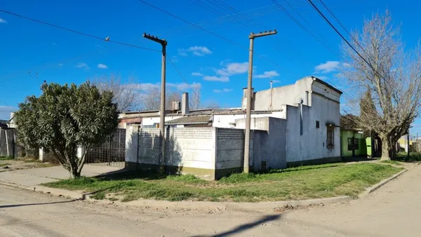 Casa en MAIPÚ ESQ. 19