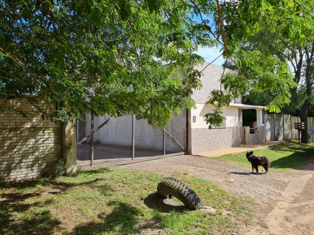 Casa en 10 E/15 Y 17 - L