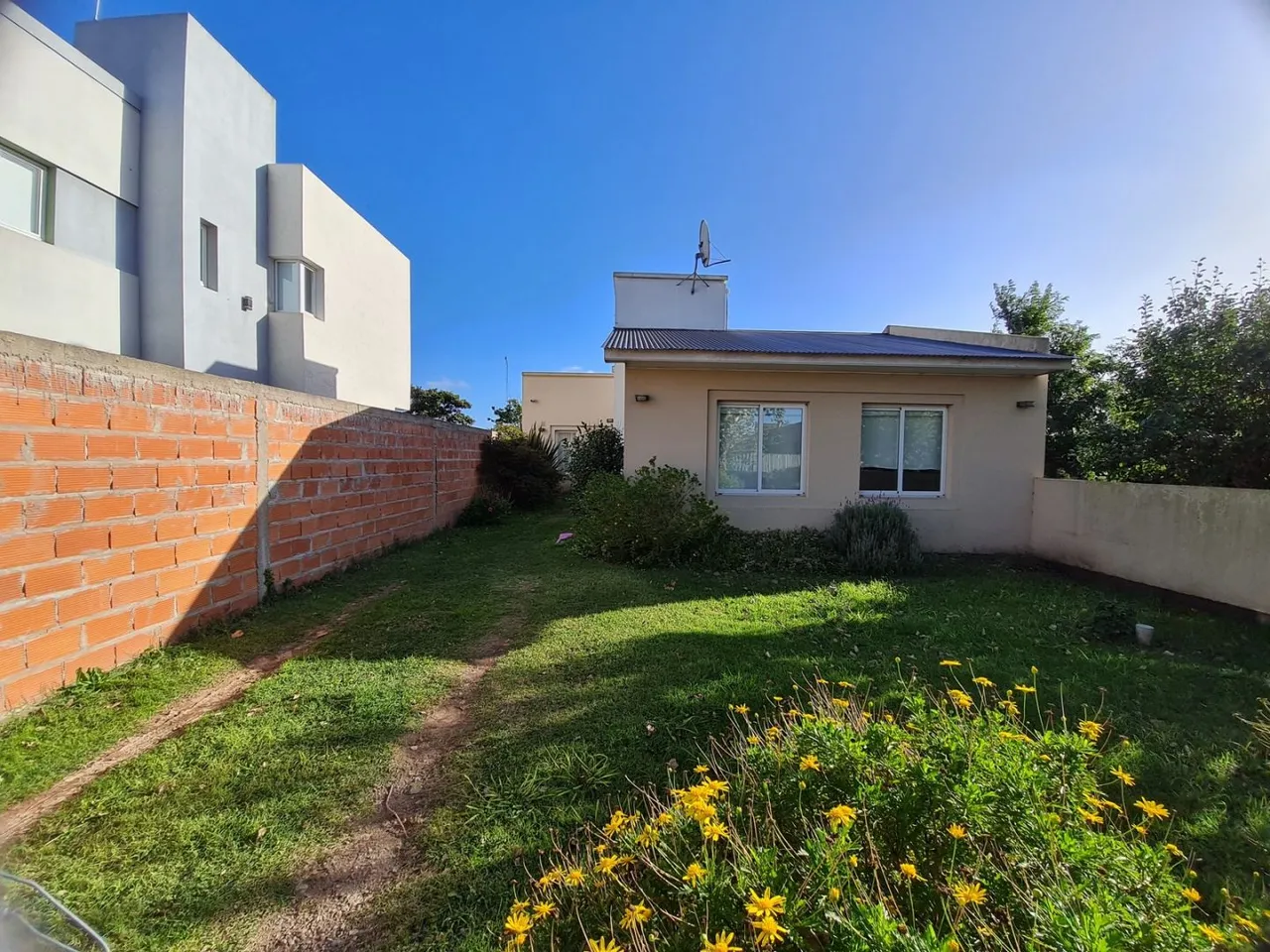 Casa en AV. CENTRAL 700