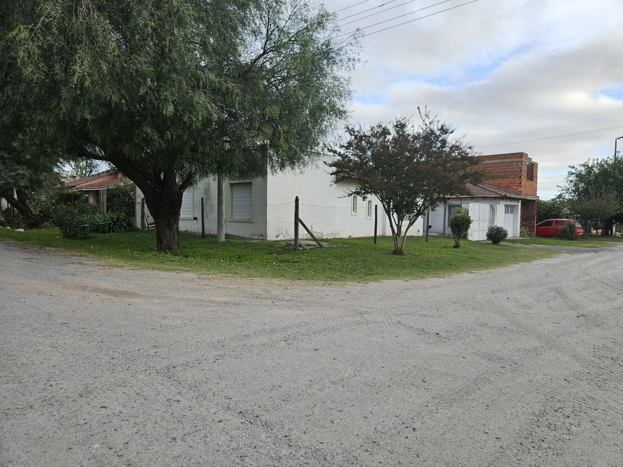 Casa en AV. CENTRAL ESQ.