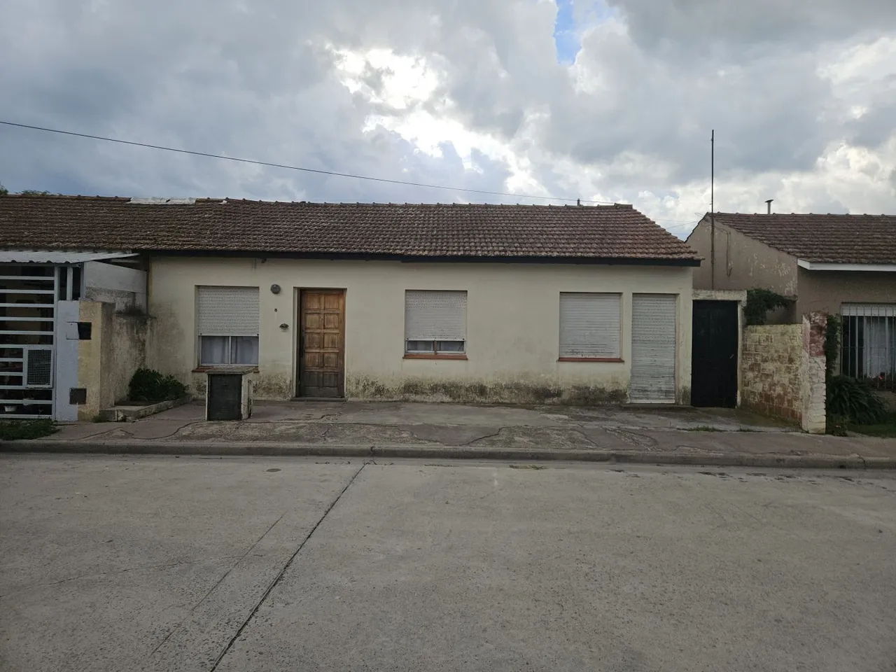 Casa en AV. 32 - BARRIO 100