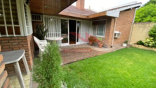 Casa en Jose Camilo Crot 7700