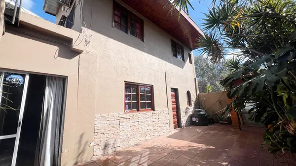 Casa en Carlos Echague 1300