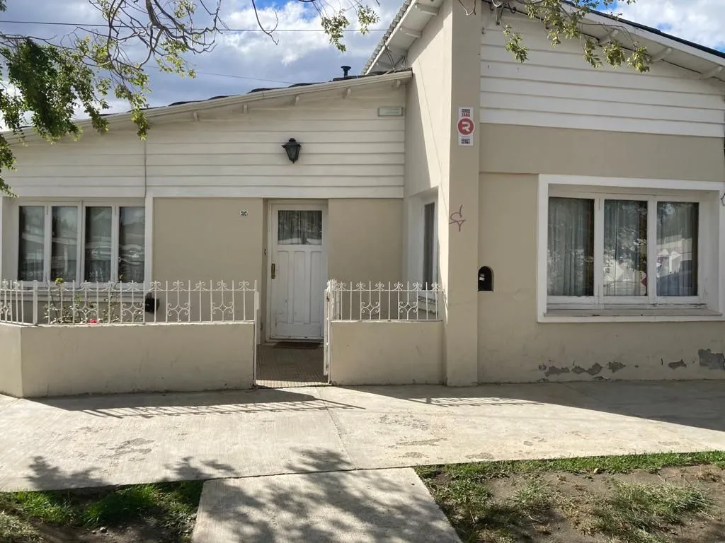 Casa en Raul Alfonsin 300