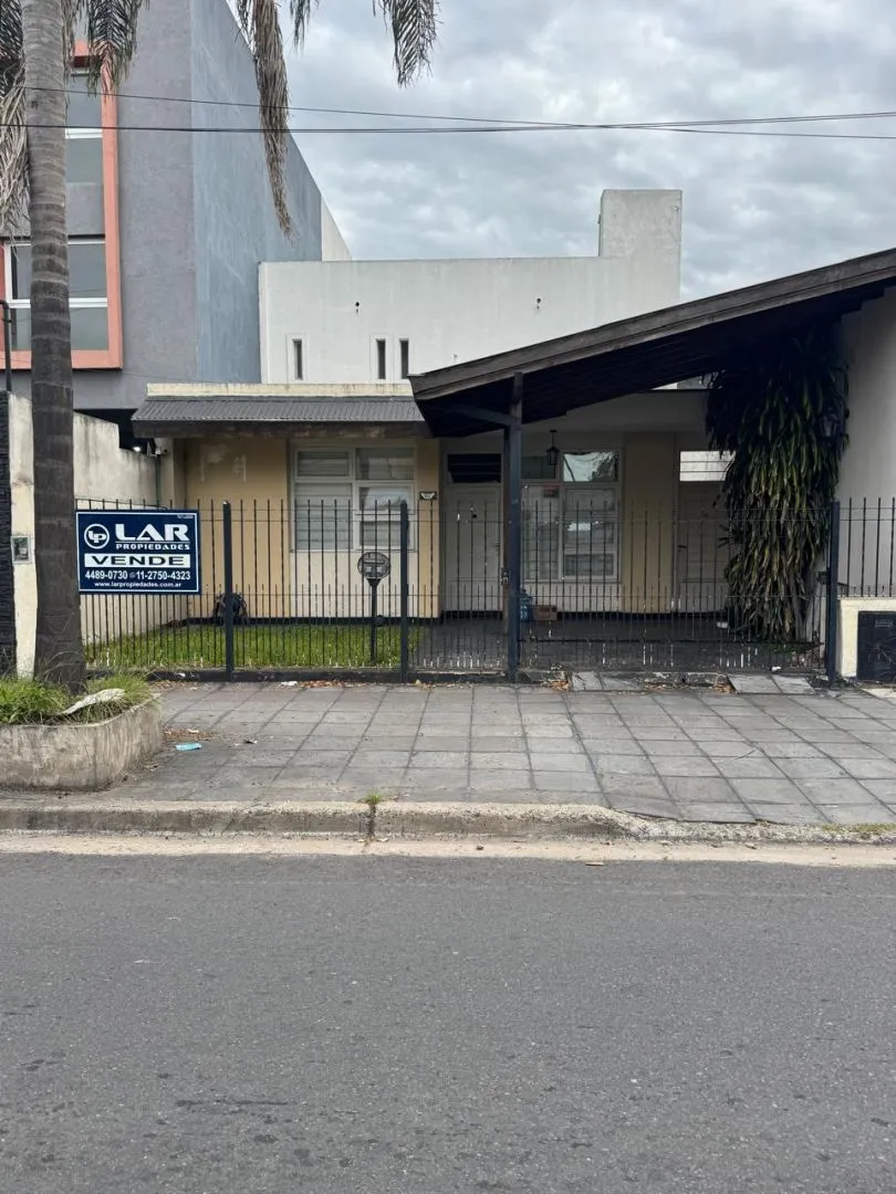 Casa en Curupayti 600