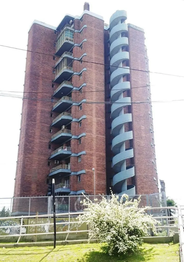Departamento en Intendente Grant 100