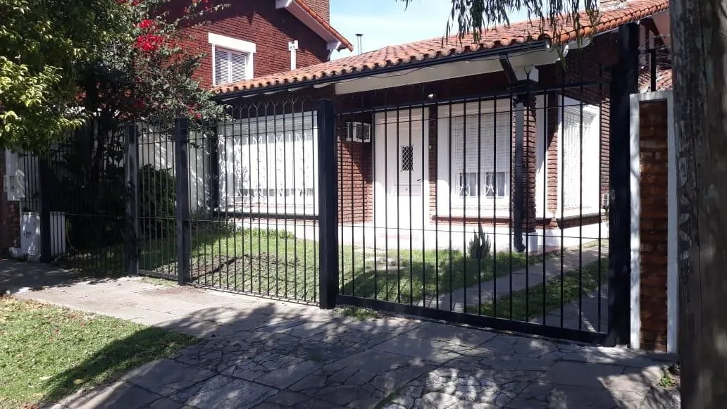Casa en CRISOLOGO LARRAL 2600