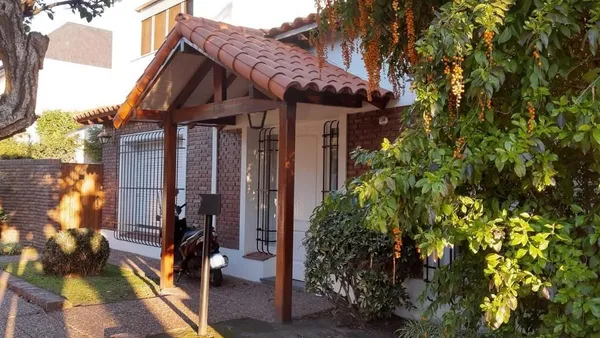 Casa en Crisologo Larral 2500