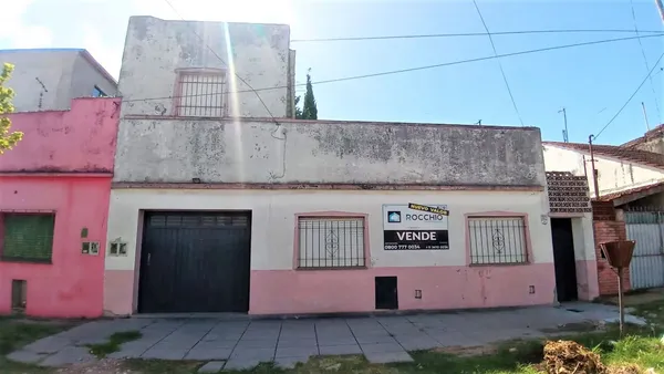 Casa en NECOCHEA 200