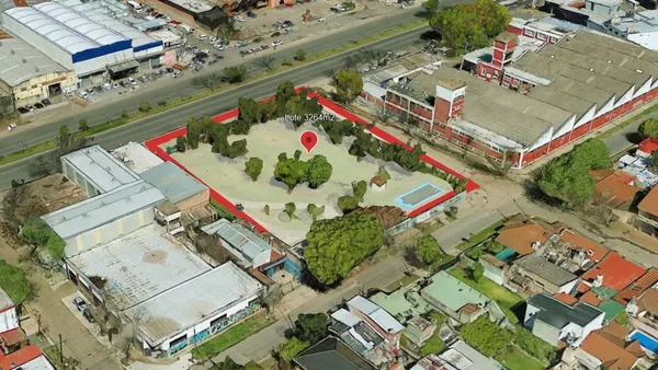 Lote en AV BRIGADIER JUA 3900