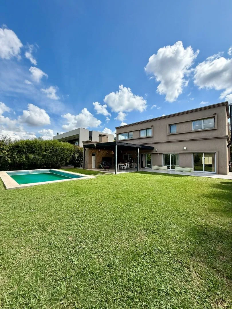 Casa en Autopista Ricard 1700