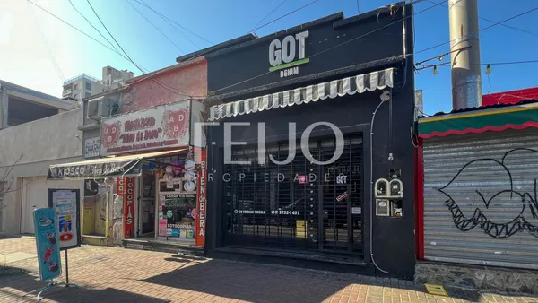 Local Comercial en 15 - Urquiza 4700