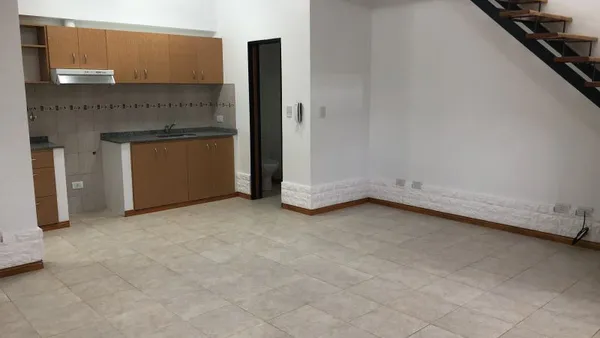 Departamento en Montes de Oca 1700