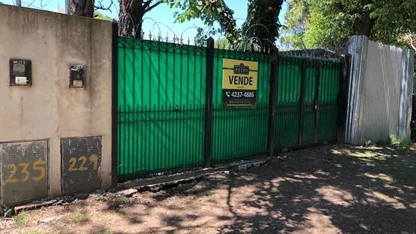 Lote en 2 200
