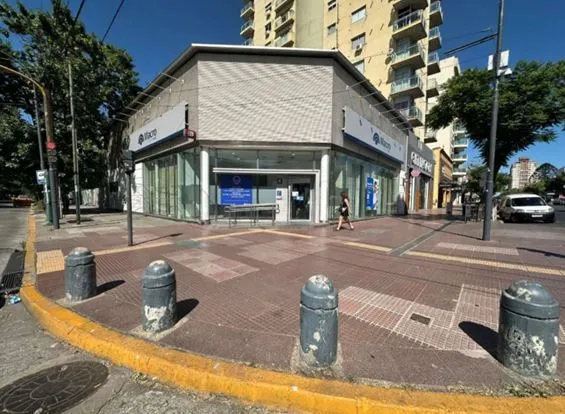 Local Comercial en Avenida Perón 1000