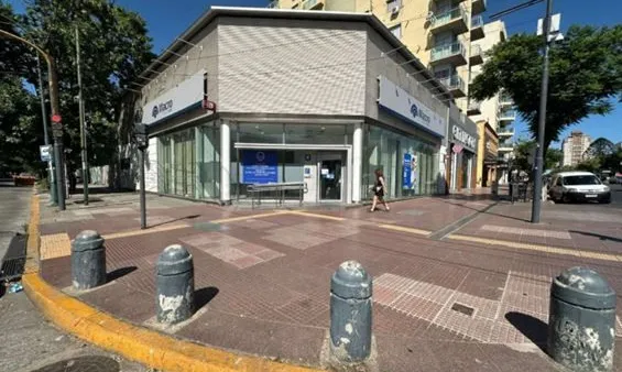 Local Comercial en Avenida Perón 1000
