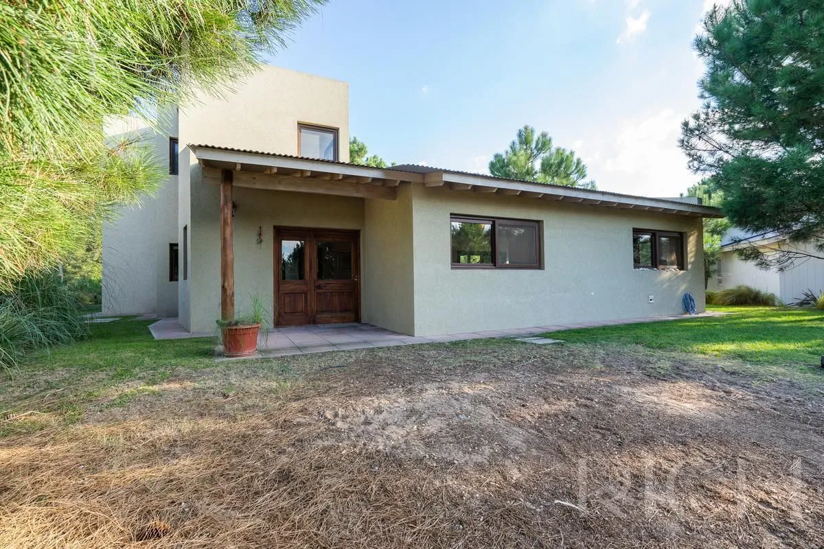 Casa en Ecuestre 100