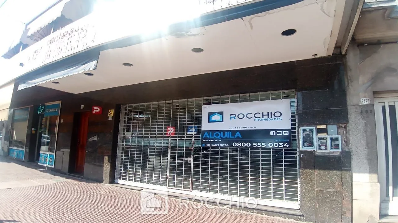 Local Comercial en AV BRIGADIER JUA 2400