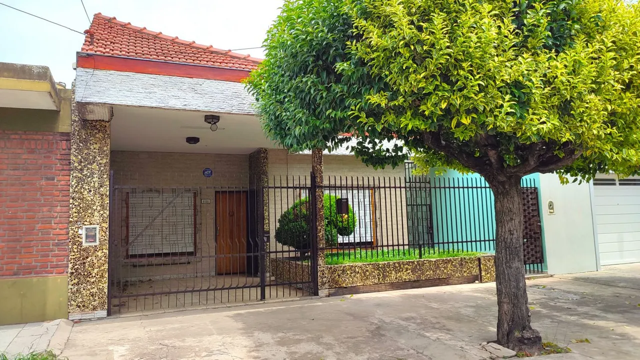 Casa en CHIVILCOY 6100