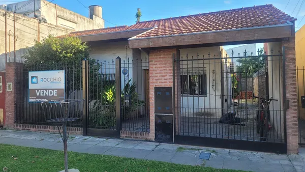 Casa en Emilio Mitre 8400