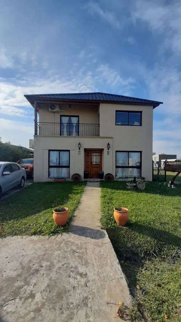 Casa en Barrio Privado L