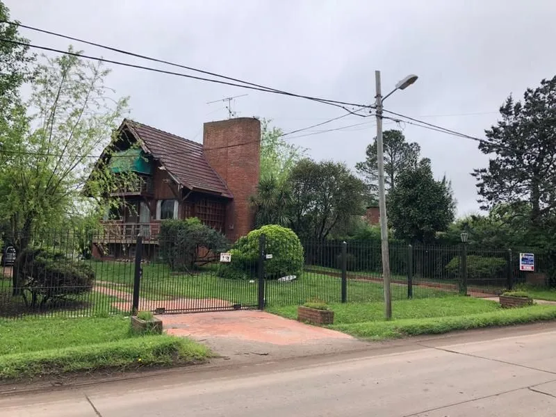 Casa en Los Chañares 1100