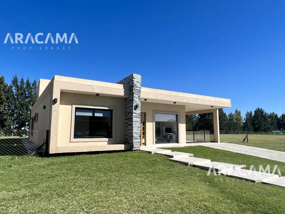 Casa en Barrio Privado L