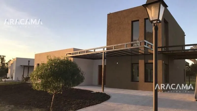 Casa en santa juana 6700