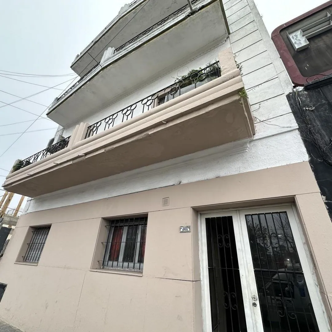 Departamento en Hipolito Yrigoye 5500