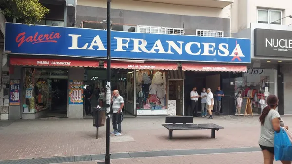 Local Comercial en RIVADAVIA 100