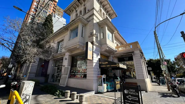 Local Comercial en RIVADAVIA 400
