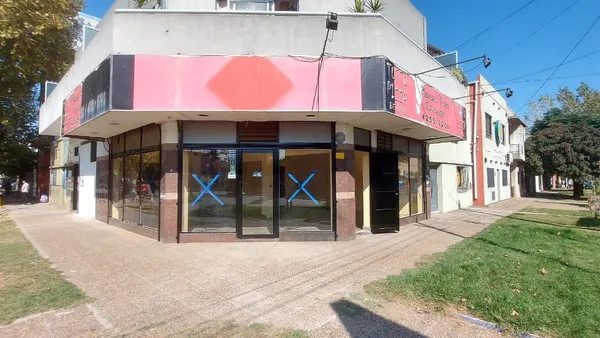 Local Comercial en ZAPIOLA 900