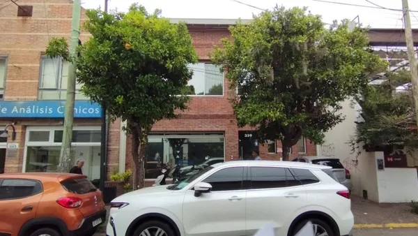 Local Comercial en Emilio Lamarca 300