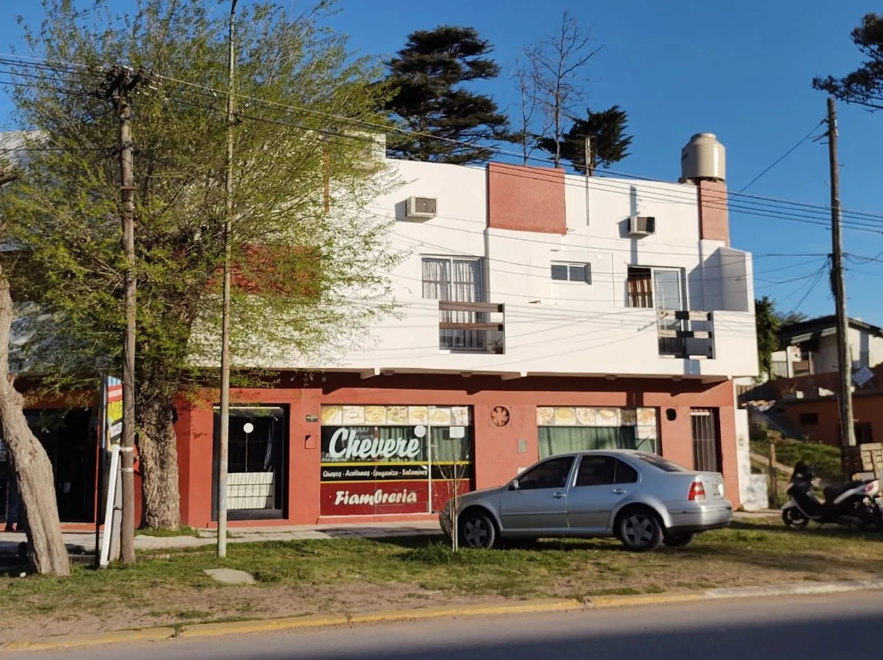 Local Comercial en Avenida 3 2200