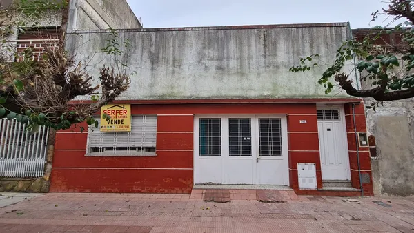 Casa en DEVICENZI 3700