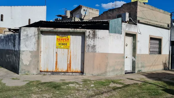 Casa en CASEROS 4500