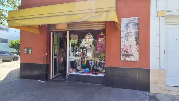 Local Comercial en Lisandro de la T 4200