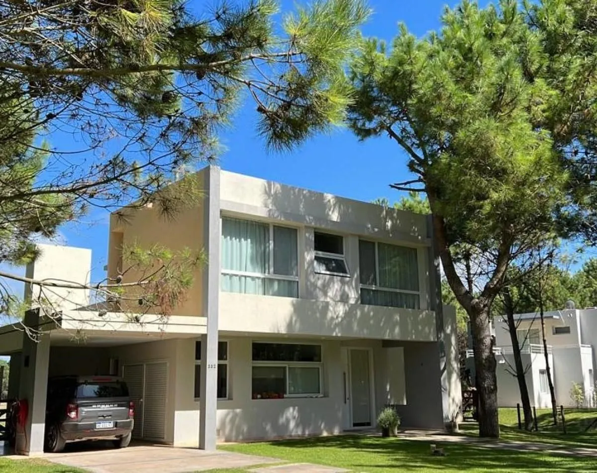 Casa en Boulevard La Her 200
