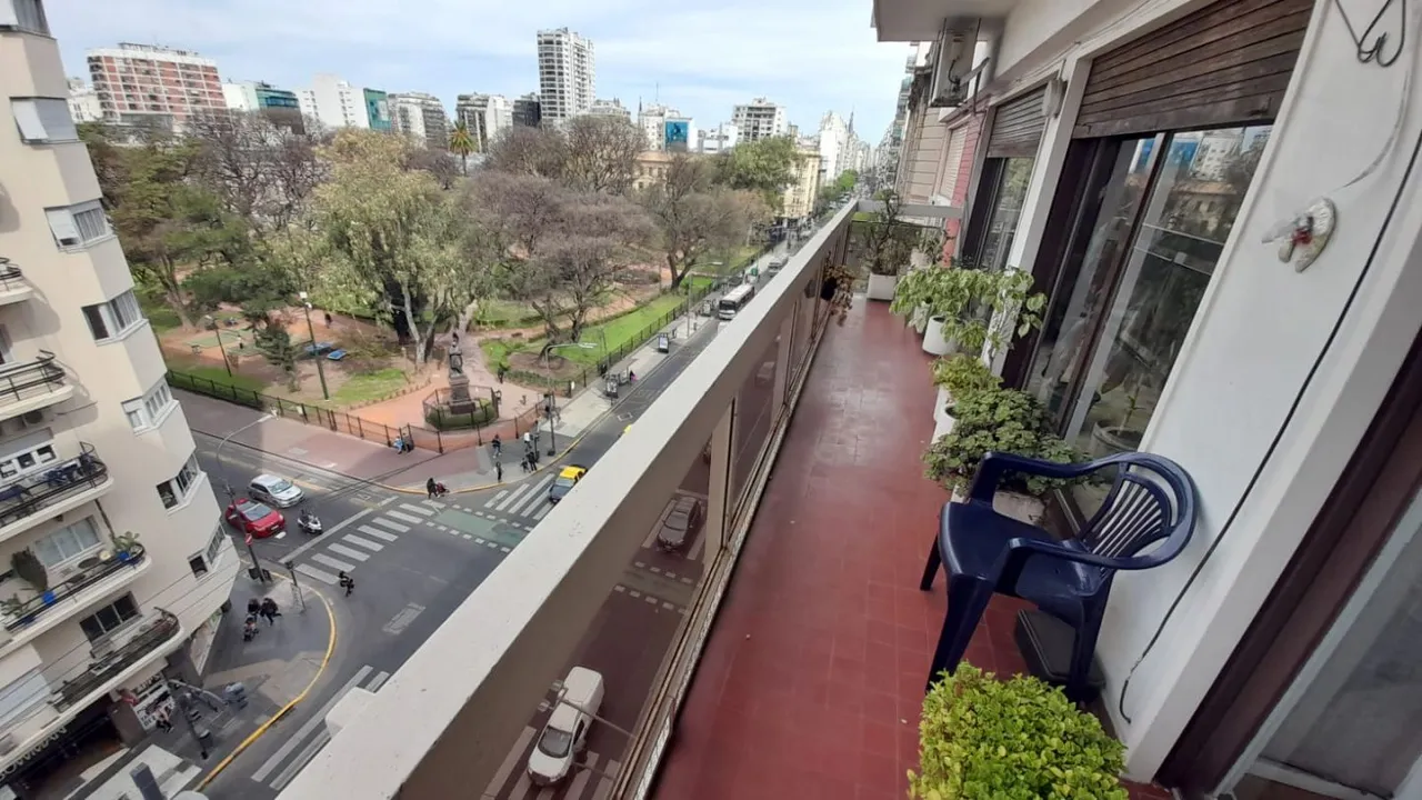 Departamento en de Alvear, M. T. 1800